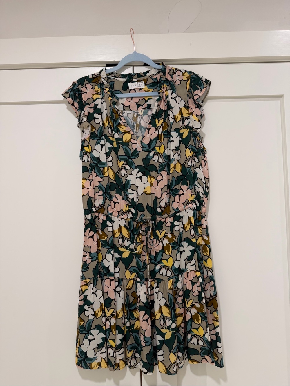 Velvet by Graham & Spencer Floral Mini Dress L Taupe Pink Green Flutter Sleeve